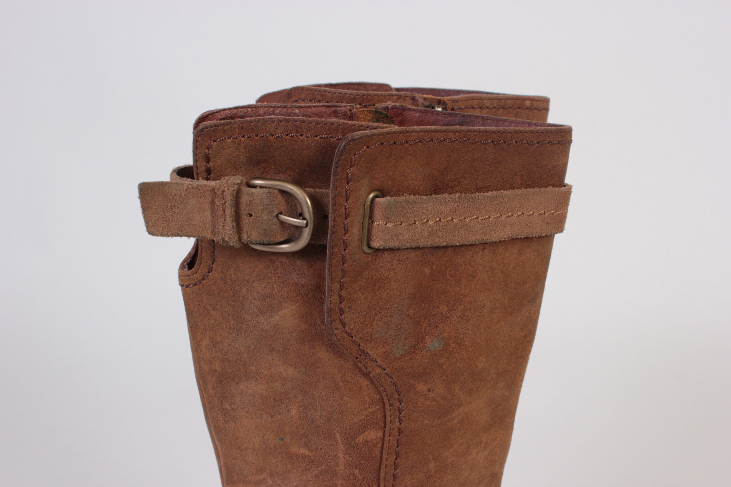 UGG RUSKEAT NAHKASAAPPAAT Goodwill verkkokauppa ugg-ruskeat-nahkasaappaat-goodwill-verkkokauppa