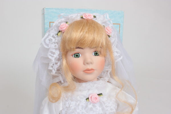 THE CLASSIQUE COLLECTION POSLIININUKKE - Image 4
