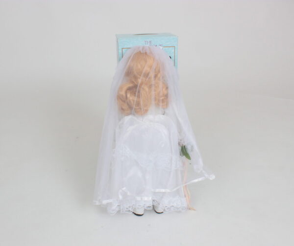 THE CLASSIQUE COLLECTION POSLIININUKKE - Image 3