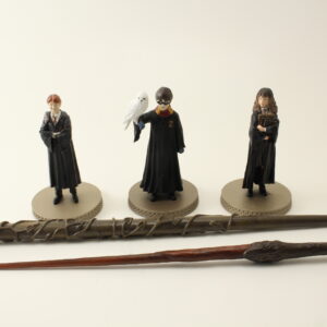 HARRY POTTER KERÄILYFIGUURIT & TAIKASAUVAT