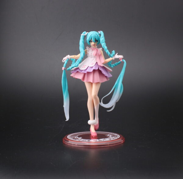 HATSUNE MIKU FIGUURI