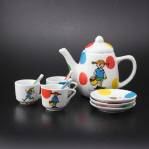 MICKI PEPPI PITKÄTOSSU LEIKKIASTIASTO