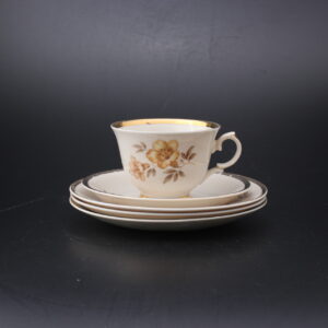 ARABIA MYRNA KAHVIKUPPI, TASSI JA LAUTASET