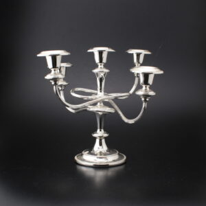 METALLINEN KYNTTILÄNJALKA