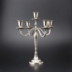 METALLINEN KYNTTILÄNJALKA