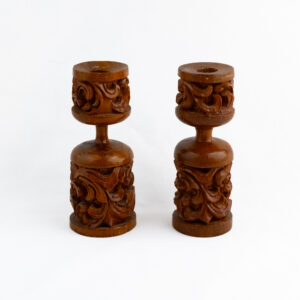 PUISET KYNTTILÄNJALAT