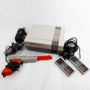 NINTENDO 8-BIT PELIKONSOLI