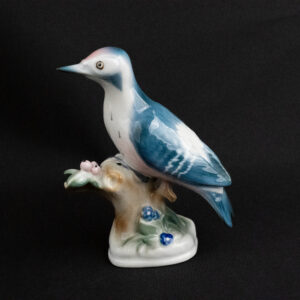 UNKARILAINEN TIKKA -POSLIINIFIGUURI