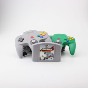 NINTENDO 64 PELI JA KAKSI OHJAINTA